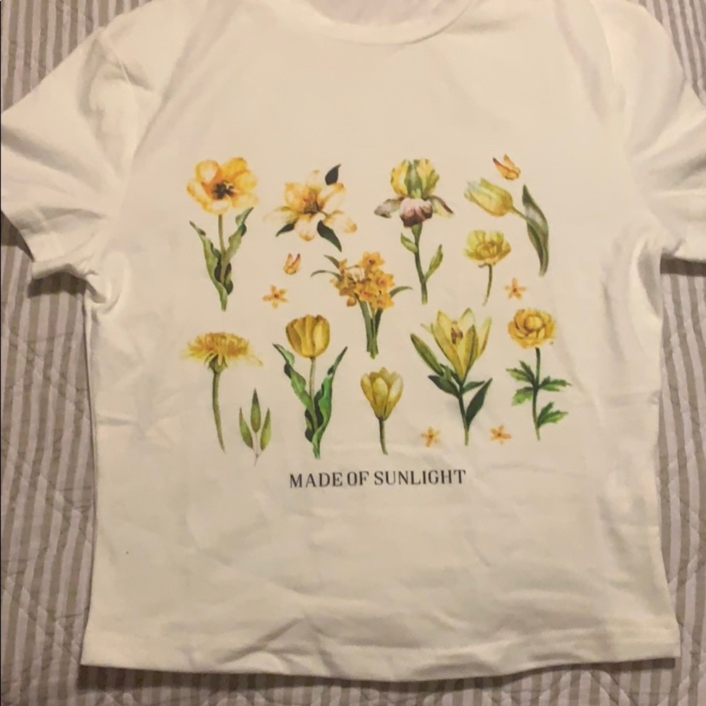 yellow flower t-shirt🌼